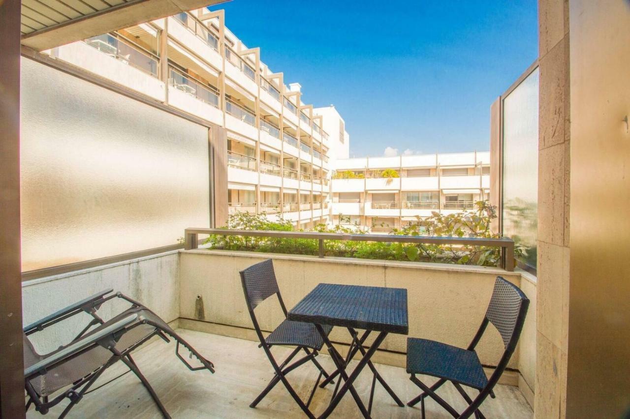 Ferienwohnung Cannes Conseil Immo, Grand Studio Terrasse Gray d'Albion area -Four- Exterior foto